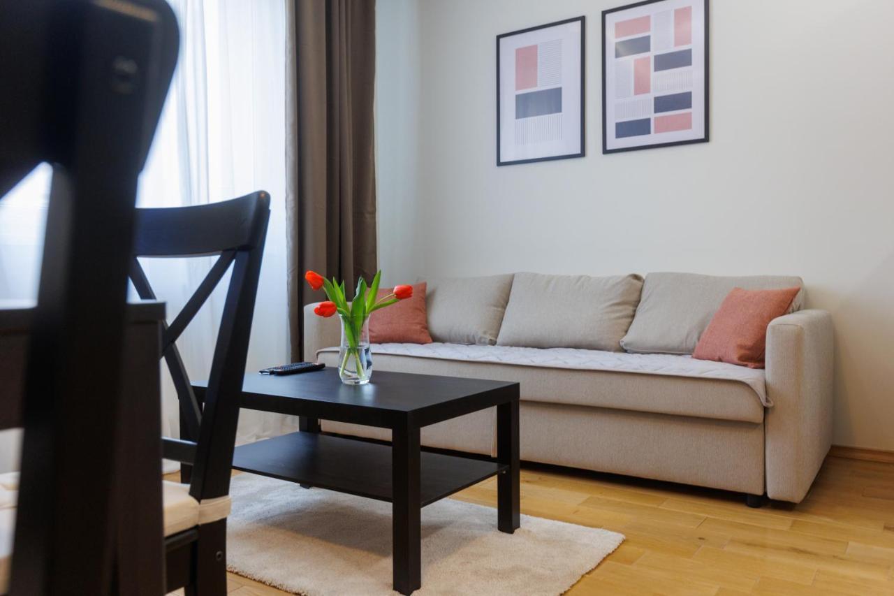 Black & White Apartment Subotica Buitenkant foto